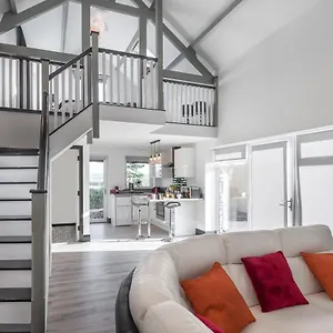 https://curragh-house-lodges.hotel-killarney.com
